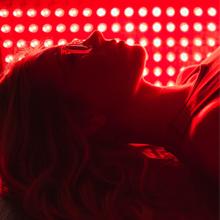 ইনফ্রারেড LED লাইট থেরাপি ডিভাইস অ্যালুমিনিয়াম অ্যালয় কাছাকাছি 600W হোম ইউএস 2